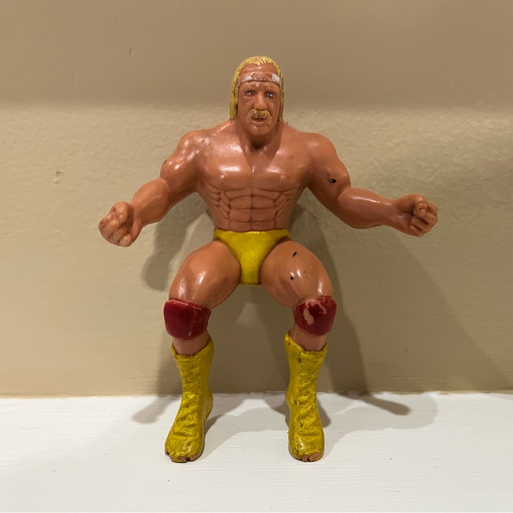 WWF/WWE LJN Hulk Hogan Thumb Wrestler Action Figure Toy